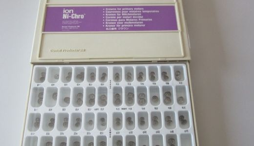 VENDO CAJA CORONAS PREFORMADAS MOLARES PRIMARIOS