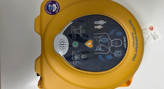 VENDO DESFIBRILADOR SAMARITAN PAD 350 P 550€