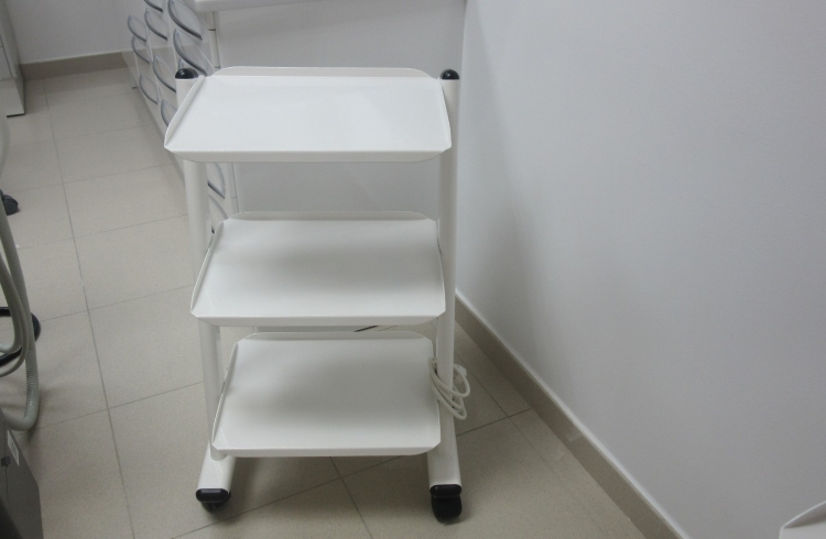 VENDO CARRITO AUXILIAR DE 3 ESTANTES